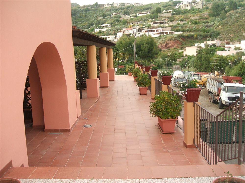 Hotel Villa Cute - Hvc Липари Екстериор снимка