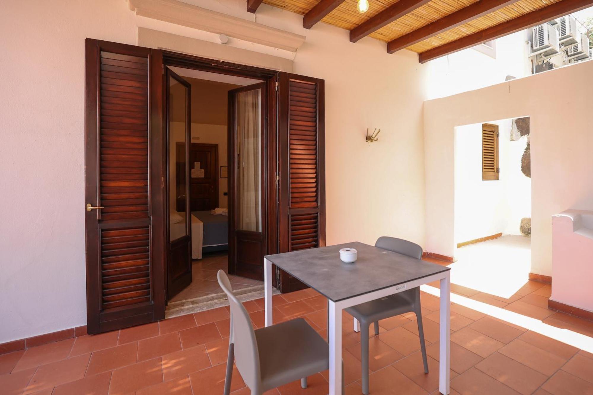 Hotel Villa Cute - Hvc Липари Екстериор снимка