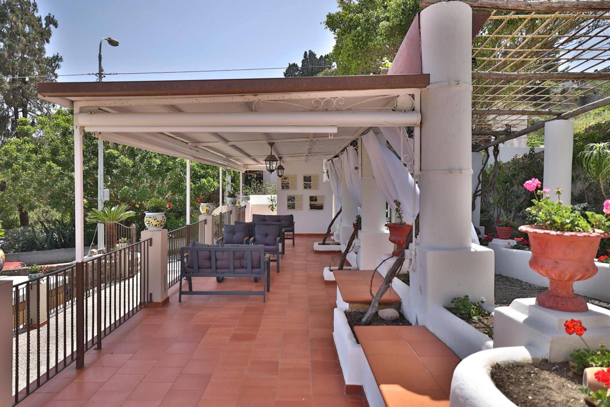 Hotel Villa Cute - Hvc Липари Екстериор снимка