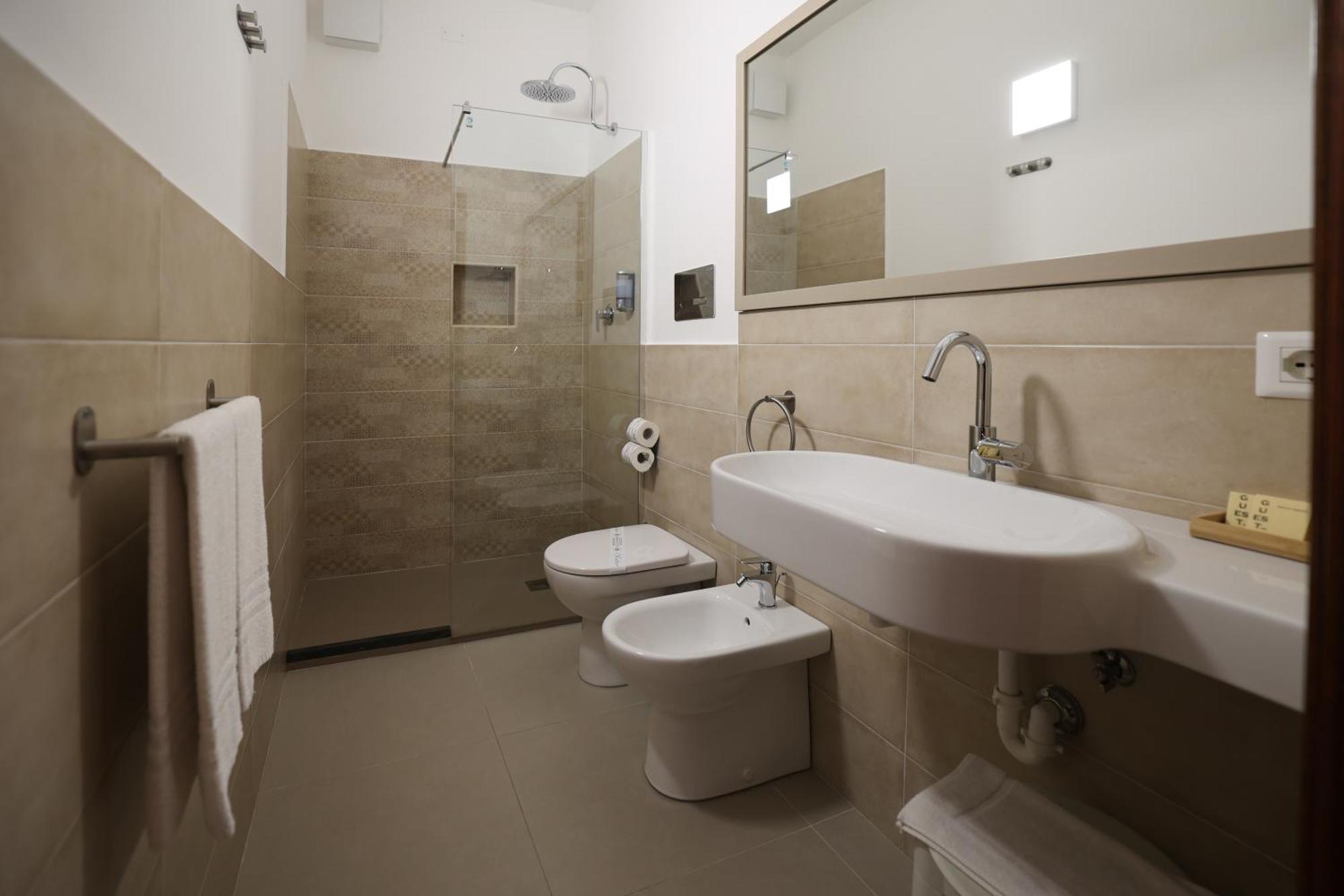 Hotel Villa Cute - Hvc Липари Екстериор снимка