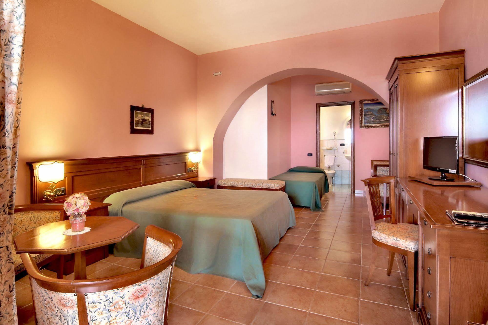 Hotel Villa Cute - Hvc Липари Екстериор снимка